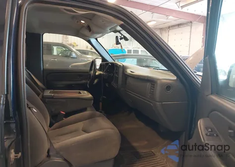 2005 Chevrolet Silverado 1500 Ls z USA, uszkodzony, nr VIN 2GCEC13T951382016